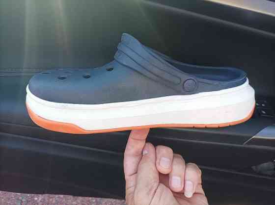 Продам Crocs Снежное