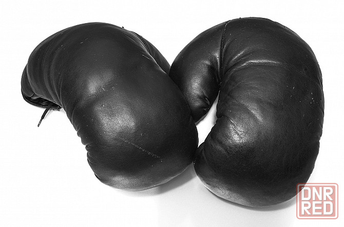 Перчатки боксёрские , аутентичные, кожаные. Донецк - изображение 2