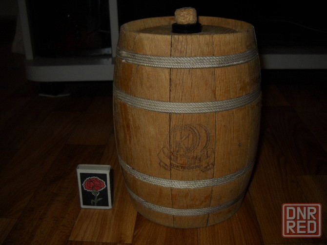 Бочонок деревянный, бутылка из под вина. Донецк - изображение 1