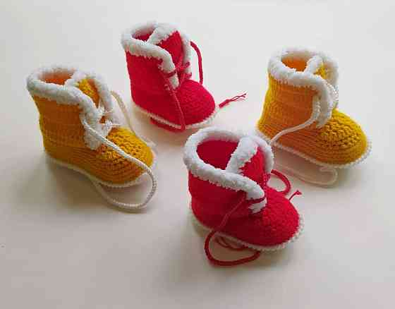 На выписку вязаные пинетки новорожденным Донецк