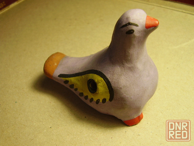Детская игрушка музыкальная свистулька Птичка с крылышком из глины Донецк - изображение 1