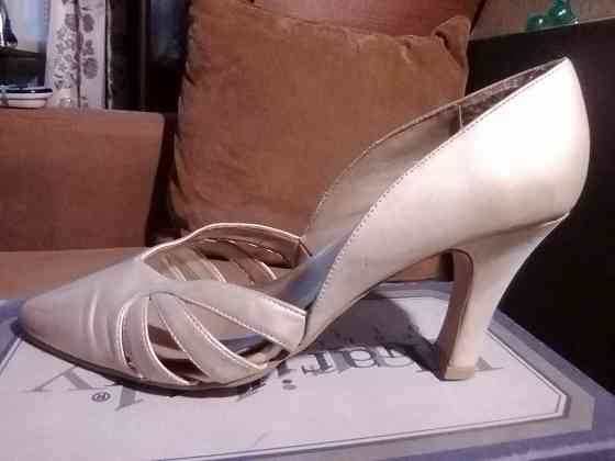 Туфли женские новые перламутрового цвета размер 38-39 Енакиево