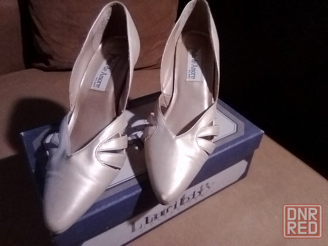 Туфли женские новые перламутрового цвета размер 38-39 Енакиево - изображение 1