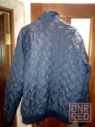 Продам утепленную стеганную куртку на молнии, размер 58-60. 3000 руб. Донецк - изображение 2