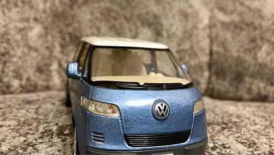 Редкий прототип Volkswagen New Microbus 2001 коллекционная железная машинка игрушка VW Донецк
