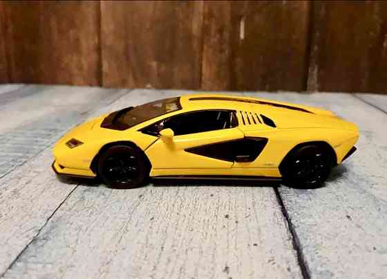 Lamborghini Countach LPI 800-4 масштабная коллекционная модель машинка подарок Донецк