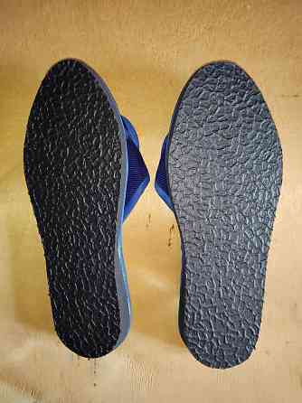 Новые тапки женские домашние , открытый носок , размеры 36-37 . Макеевка