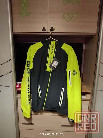 Продам новую мужскую яркую демисезонную куртку Донецк - изображение 1