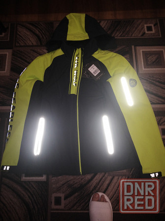 Продам новую мужскую яркую демисезонную куртку Донецк - изображение 5