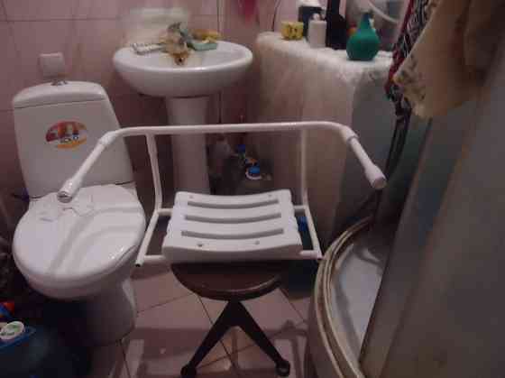 инвалид коляска/стул туалет/прикроватный стол/костыли/ступенька и сидение ванну / Донецк