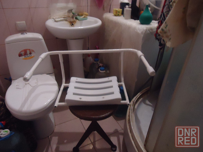 инвалид коляска/стул туалет/прикроватный стол/костыли/ступенька и сидение ванну / Донецк - изображение 6
