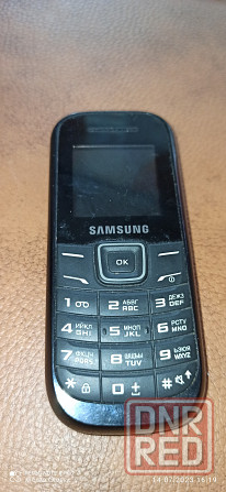 Продам кнопочный телефон Samsung Макеевка - изображение 1