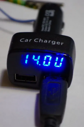 Зарядное USB в прикуриватель автомобиля; вольт-амперметр термометр Мариуполь