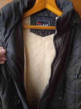 женская зимняя куртка с овчиным утеплением (б/у) Макеевка