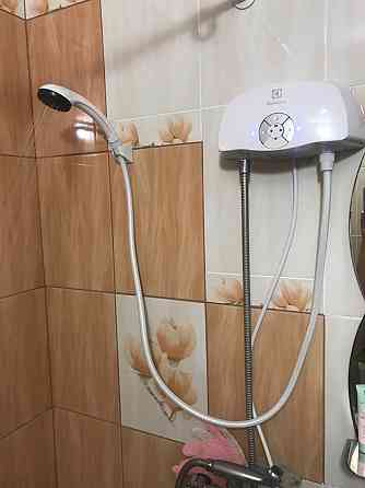 Продам новый проточный водонагреватель-душ Электролюкс,товар с документами сертифицирован Донецк