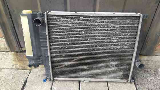 Основной радиатор охлаждения BMW e34 Донецк