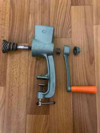 Мельница ручная Мрия, кофемолка Советский Союз. Донецк