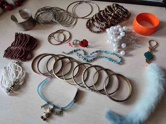 Бижутерия, украшения, серьги, браслеты, значки и др Донецк