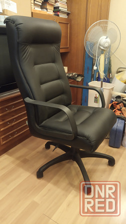 Кресло офисное чёрное Донецк - изображение 4