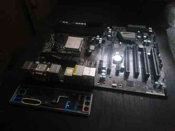 Комплект 4 ядра Athlon 730 и плата Asrock FM2A85X Extreme4 socket Fm2 Горловка