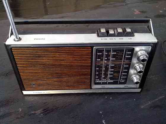 Радиоприёмник Philips 412. Горловка