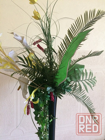 Искусственные цветы в Напольной керамической вазе. Донецк - изображение 2
