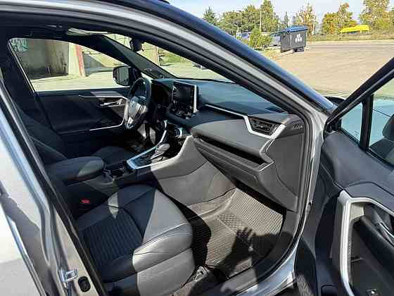 Тоета RAV4 Год 2021 Гибрит Идеальное состояния Кожа пробег 28ткм Донецк