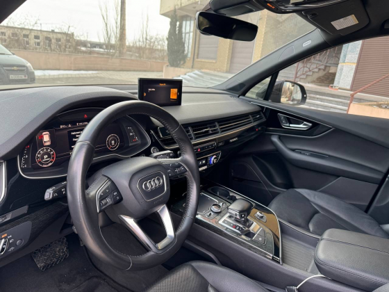 Продам Audi Q7 Максимальная комплектация Донецк