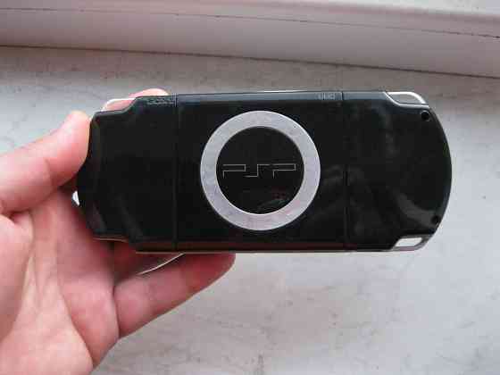 Sony PSP 2000 + чехол+карта 8Gb+зарядка Донецк