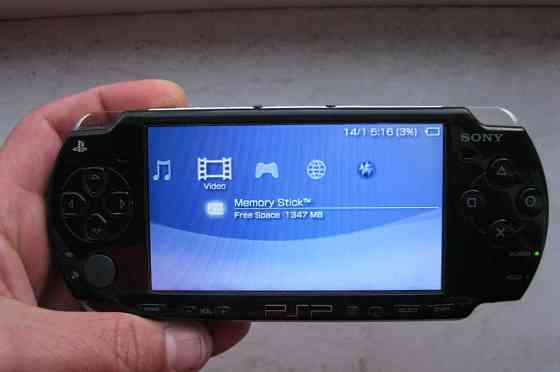 Sony PSP 2000 + чехол+карта 8Gb+зарядка Донецк