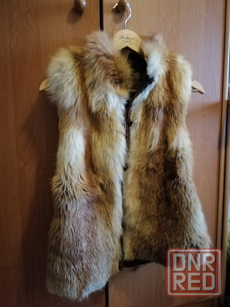 Продам жилет жилетку из натурального меха лисы, р. 40 Донецк - изображение 1