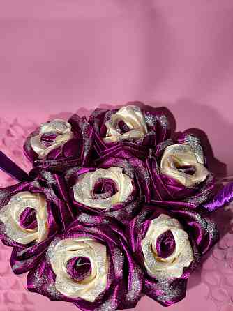Букет роз из атласных лент в корзиночке Донецк