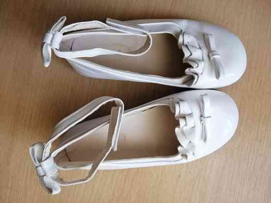 Продам новые туфли для девочки, р. 34 стелька 21 см Донецк