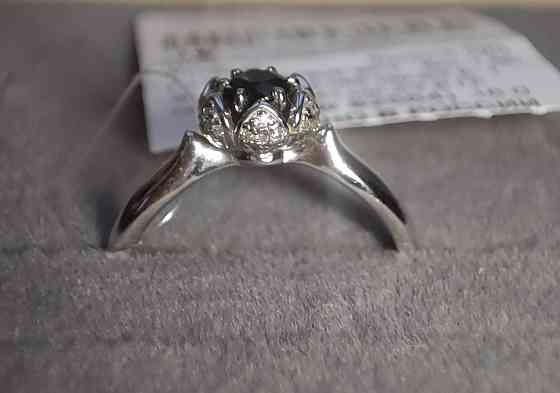Новое кольцо с сапфиром и бриллиантами 585° белое золото 16 размер Донецк