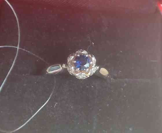 Новое кольцо с сапфиром и бриллиантами 585° белое золото 16 размер Донецк