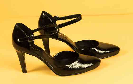 Классические черные туфли фирмы Ecco, размер 37 Донецк