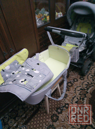 Продаю коляску для новорождённого б у зима лето Макеевка - изображение 1