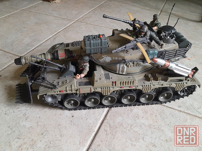 Танк большой, с солдатиками,детская игрушка. Донецк - изображение 2