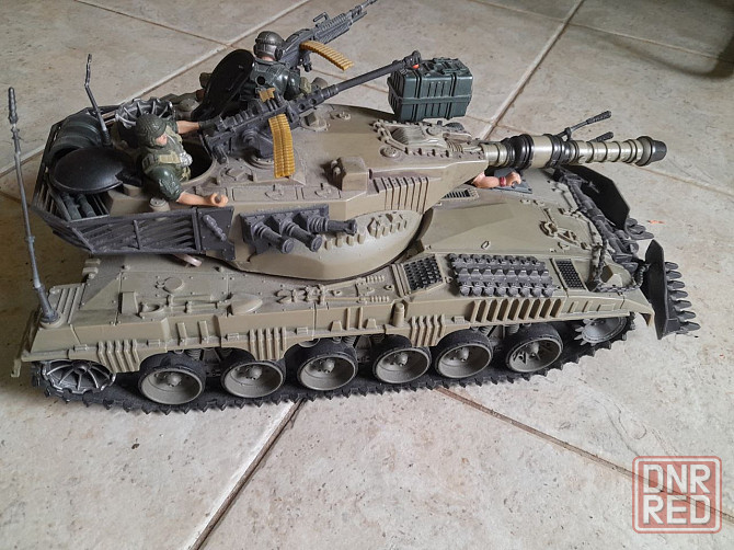 Танк большой, с солдатиками,детская игрушка. Донецк - изображение 1