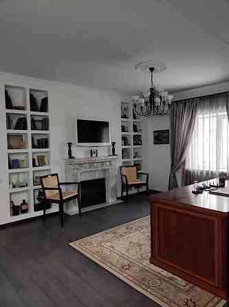 Продам дом 217м2 в Центре города Луганск, Ленинский район (11 поликлиника) Луганск