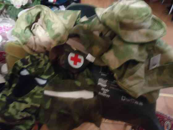 спальный мешок и комплект военной одежды много всего новое и за всё цена Донецк