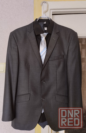 Мужской классический костюм м(46), (пиджак, брюки, рубашка, 5 галстуков). Донецк - изображение 1