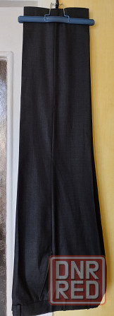 Мужской классический костюм м(46), (пиджак, брюки, рубашка, 5 галстуков). Донецк - изображение 3