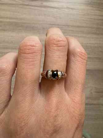 Продам золотое кольцо с бриллиантами Донецк