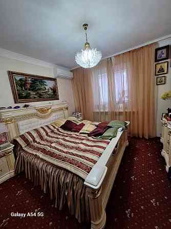 Продам 5ти комнатную квартиру в городе Луганск, 1-й Микрорайон Луганск