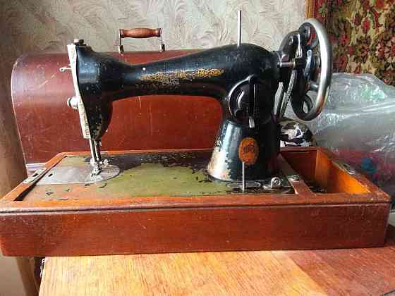 Продам швейную машинку Донецк