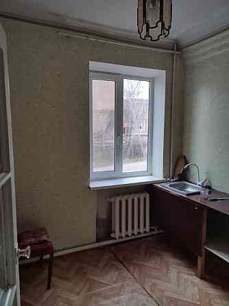 Продается уютная 2 комнатная квартира в г. Комсомольское. Окна пластиковые, высокие потолки, в шагов Донецк