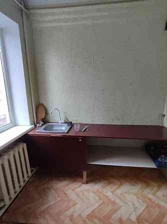 Продается уютная 2 комнатная квартира в г. Комсомольское. Окна пластиковые, высокие потолки, в шагов Донецк