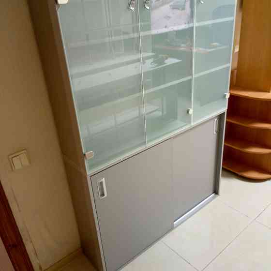 Шкаф для офиса или салона Донецк