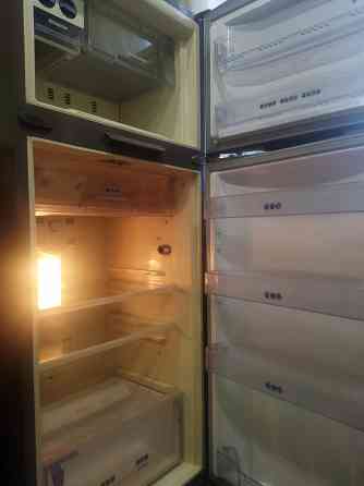 Продам холодильник Whirlpool, рабочий, под ремонт Донецк